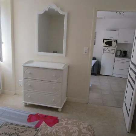 Maisonnette Avec Jardin Proche Du Mont Saint Michel Pontorson